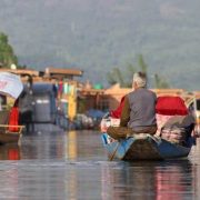 Τουλάχιστον 12 νεκροί μετά τη βύθιση του σκάφους που μετέφερε μετανάστες στη Μάγχη