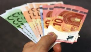 κοινωνία χωρίς μετρητά