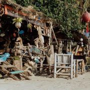 Τα καλύτερα Beach Bars της Ελλάδας για το 2025