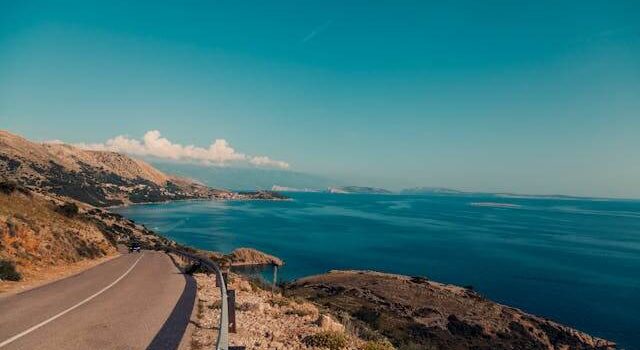 Τα πιο όμορφα Ελληνικά νησιά για ρομαντικές αποδράσεις το καλοκαίρι του 2025