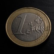 Η Βουλγαρία προχωρά στην υιοθέτηση του Ευρώ, εν μέσω διχασμού του πληθυσμού