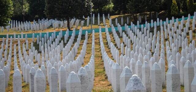Οι Βόσνιοι τιμούν τα θύματα της Γενοκτονίας της Σρεμπρένιτσα 30 χρόνια μετά