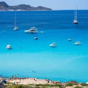 Σε ένα μαγικό Ιταλικό νησί: Κολύμπι, πέτρα και θάλασσα