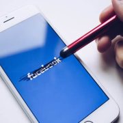 Meta: Επενδυτές και Ζούκερμπεργκ αντιμέτωποι σε δίκη 8 Δισ. για παραβιάσεις απορρήτου