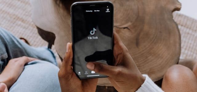 Οι Influencers του ‘Exmo’ εξαπολύουν πόλεμο στο TikTok ενάντια στην Εκκλησία των Μορμόνων