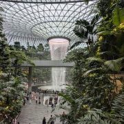 Πώς το αεροδρόμιο Changi της Σιγκαπούρης κάνει το «Καλύτερο αεροδρόμιο του Κόσμου» ακόμα καλύτερο