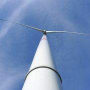 Ο τομέας των Αιολικών Πάρκων της Γαλλίας υποφέρει από την κυβερνητική κρίση