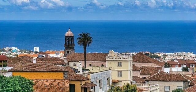 Τρεις νεκροί από τα ισχυρά κύματα που πλήττουν το νησί της Τενερίφης