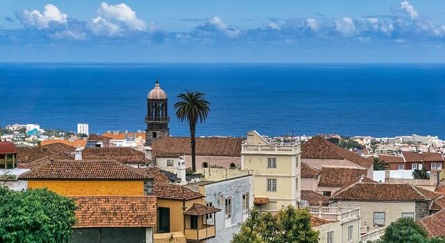 Τρεις νεκροί από τα ισχυρά κύματα που πλήττουν το νησί της Τενερίφης