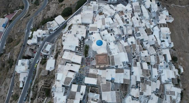 Τουρισμός στην Ελλάδα 2025: Οι νέες τάσεις και η επιμήκυνση της σεζόν
